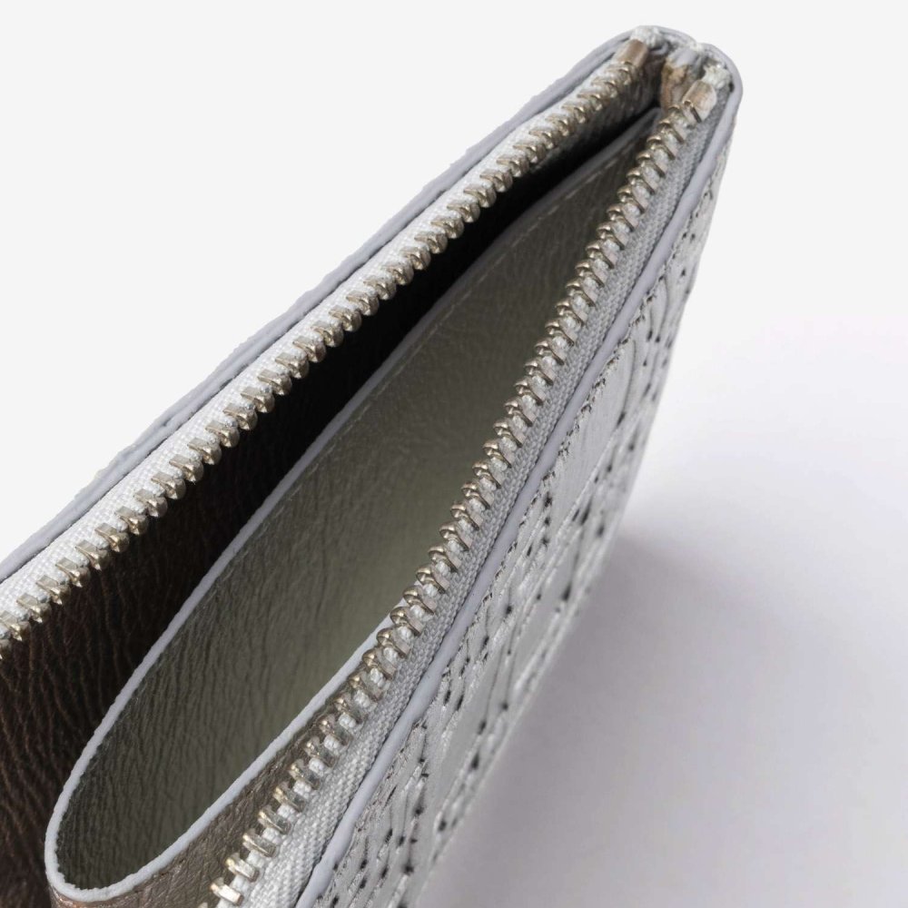 コムデギャルソン COMME DES GARCONS EMBOSSED LOGOTYPE エンボスロゴタイプ HALF ZIP WALLET ハーフジップ ウォレット SA3100EG ミニ財布 L字ファスナー コインケース ユニセックス 財布