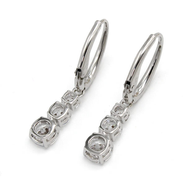 SWAROVSKI スワロフスキー ピアス 5416155 Stilla Attract アクセサリー ホワイト シルバー