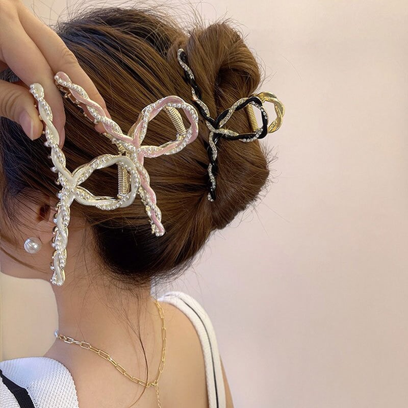 ヘアクリップ しっかり留まる パール ビーズ キラキラ バンスクリップ 髪留め バレッタ バンス ヘアアクセサリー 大人 シンプル 大きい おしゃれ かわいい 髪 ホワイト ブラック トレンド ガーリー 落ちにくい ボリューム ギフト ロングヘア