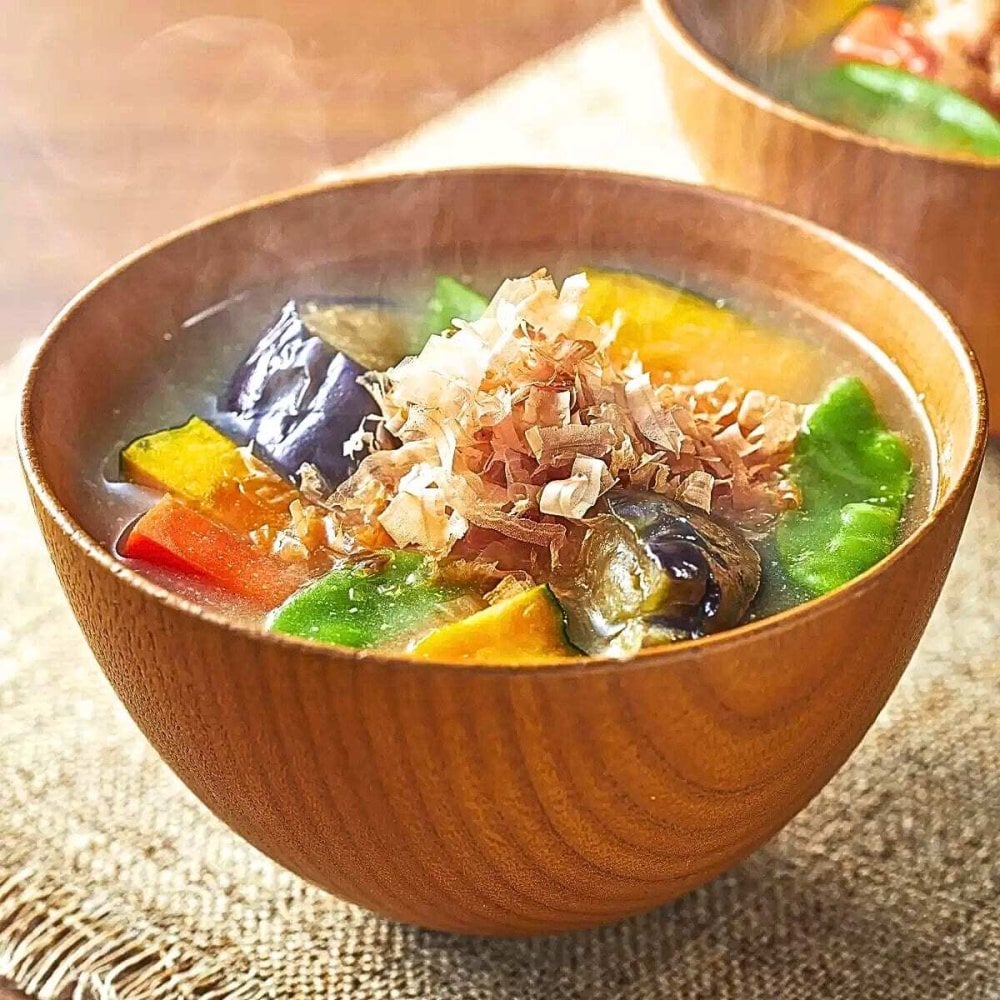 ヤマキ 業務用 だしの素 1kg(500g×2袋) アレルギー物質: 28品目不使用  国内製造  #66949 冬のあったか料理に。毎日の味を整える、かつお香る万能だし　[賞味期限 2026.11.28]