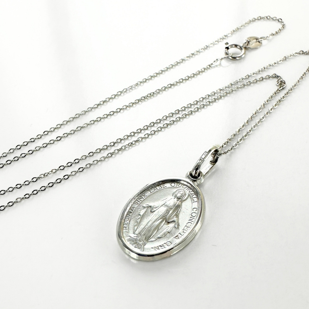 ショッパー付き ウノアエレ 18金 ホワイトゴールド メダイ ネックレス ペンダント K18WG K18 18K 日常使い マリア 幸運 お守り アイテム 金 イタリア製 おしゃれ シンプル 贈り物 女性 親友 彼女 母 妻 誕生日 プレゼント 婚約 結婚記念日 成人式 19歳 20歳 ギフト ランキング お祝い クリスマスプレゼント