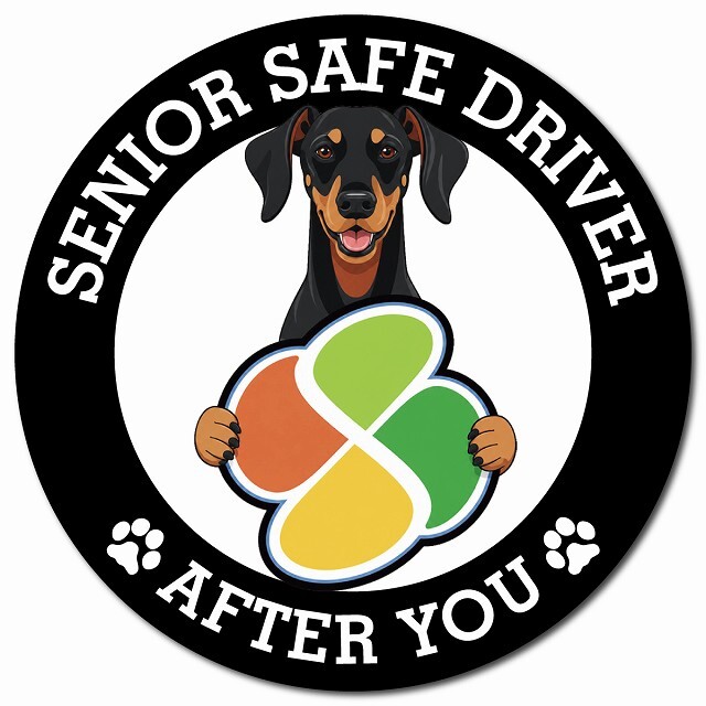 カーサイン 高齢者マーク SENIOR SAFE DRIVER ドーベルマン マグネット 強力 直径13cm 肉球 日本製 車 ステッカー