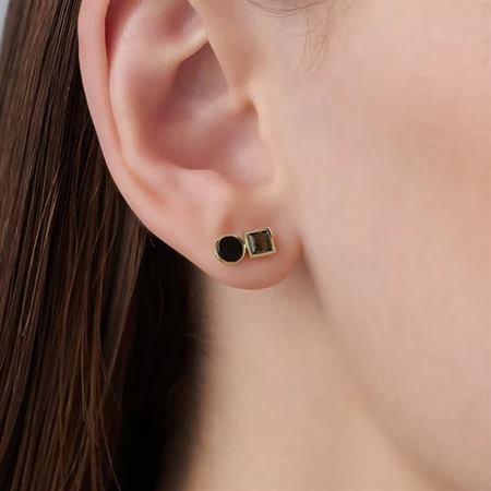 【無料ラッピング】  ヨンドシー 4℃ The Tidal K10イエローゴールド ピアス 片耳用 ブラックカルセドニー ブランド 正規品 新品 ギフト プレゼント 人気 おすすめ 誕生日 記念日 クリスマス 送料無料