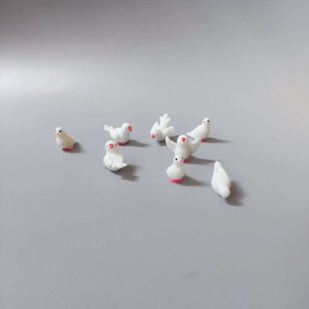 ハト 置物 8個セット ミニチュア 小鳥 オブジェ かわいい 鳥 フィギュア 樹脂製 卓上 飾り 箱庭 ジオラマ DIY ガーデニング インテリア デスク 雑貨 プレゼント