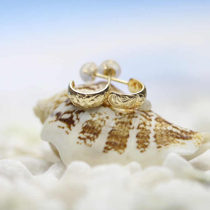 ハワイアンジュエリー フープピアス ピアス ゴールド 14K フープ 14K 14金 Sサイズ 半円 三日月 片耳(1個)購入可シリコンキャッチ シンプル 20G ゲージ BY THE SEA バイザシー メンズ レディース 誕生日 プレゼント ハロウィン 【品番：GE103-10】