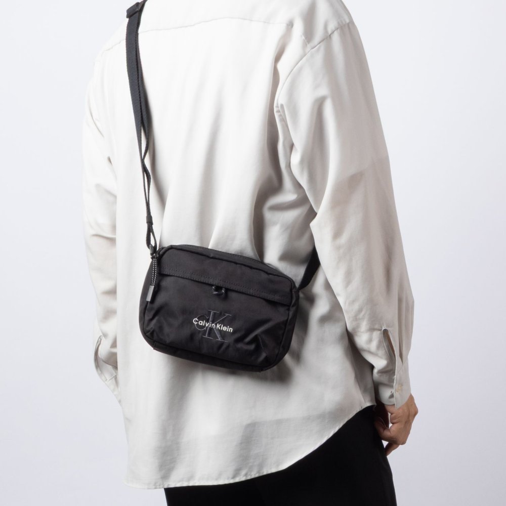 カルバンクライン Calvin Klein BOLD CAMERA BAG ロゴ ナイロン カメラバッグ LV04D3117G ショルダーバッグ メンズ バッグ