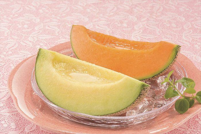 送料無料 北海道産地直送  北海道メロン赤肉青肉セット優品約1.6kg各1玉 優 ※ご注文後約7～10日前後での発送となります。沖縄・離島へは別途配送料が発生いたします お取り寄せグルメ スイーツ