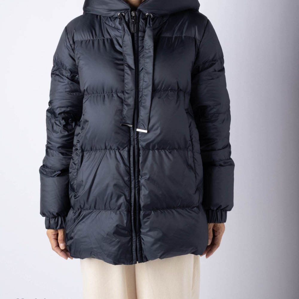 マックスマーラ Max Mara THE CUBE ザ キューブ SEIA Roomy puffer jacket in water repellent plain セイA テクニカル キャンバス ダウンジャケット 2629486085600 レディース アウター