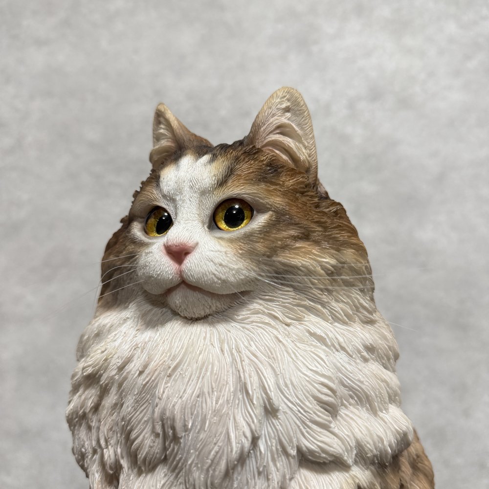 WooBia ウービア 猫 置物 お座りノルウェージャンフォレストキャット マスターズエディション 高さ29.5cm リアル 長毛 ネコ アニマルオブジェ 玄関 リビング インテリア 猫好き 新築祝い 開店祝い 退職祝い プレゼント ギフト