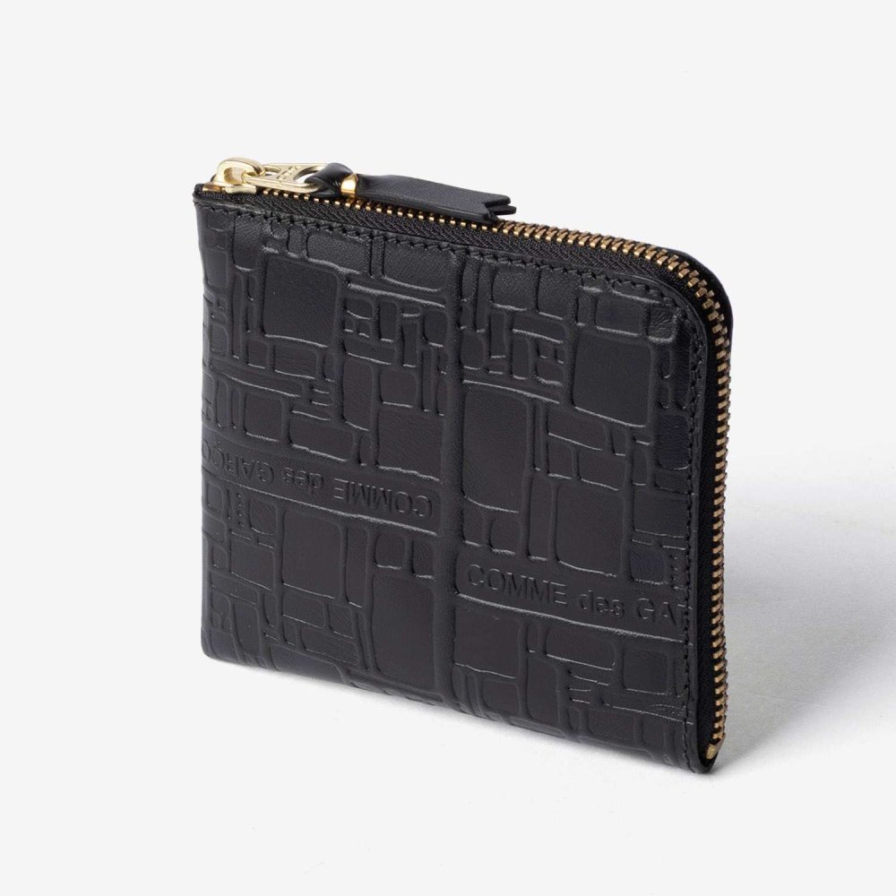 コムデギャルソン COMME DES GARCONS EMBOSSED LOGOTYPE エンボスロゴタイプ HALF ZIP WALLET ハーフジップ ウォレット SA3100EL ミニ財布 L字ファスナー コインケース ユニセックス 財布