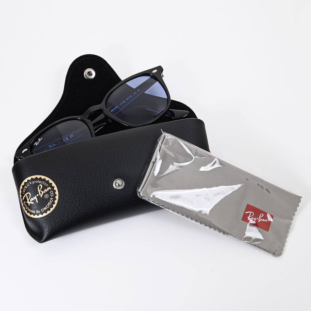 レイバン Ray-Ban サングラス 国内正規品 52サイズ ローブリッジフィット アジアンフィット ウェリントン スクエア型 男女兼用 メンズ レディース ブルー RB4258F 601 80 52 20 150 2N 【スペシャルラッピング660円(別売り)】送別会 誕生日 お中元 結婚祝い 結婚式 高級 父の日 母の日 ホワイトデー