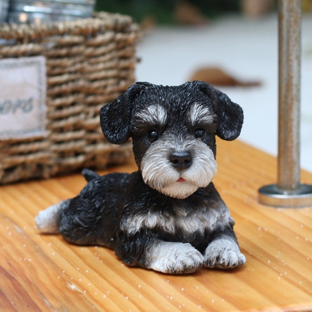 置物 woobia ウービア 犬 ミニチュアシュナウザー リラックスシュナウザー 中 幅15cm 伏せ 寝そべり リアル 本物そっくり イギリス生まれ 職人手彩色 縁起物 戌年 玄関 インテリア 新築祝い 引っ越し祝い 開店祝い 出産祝い 誕生日 お祝い ギフト プレゼント 犬好き