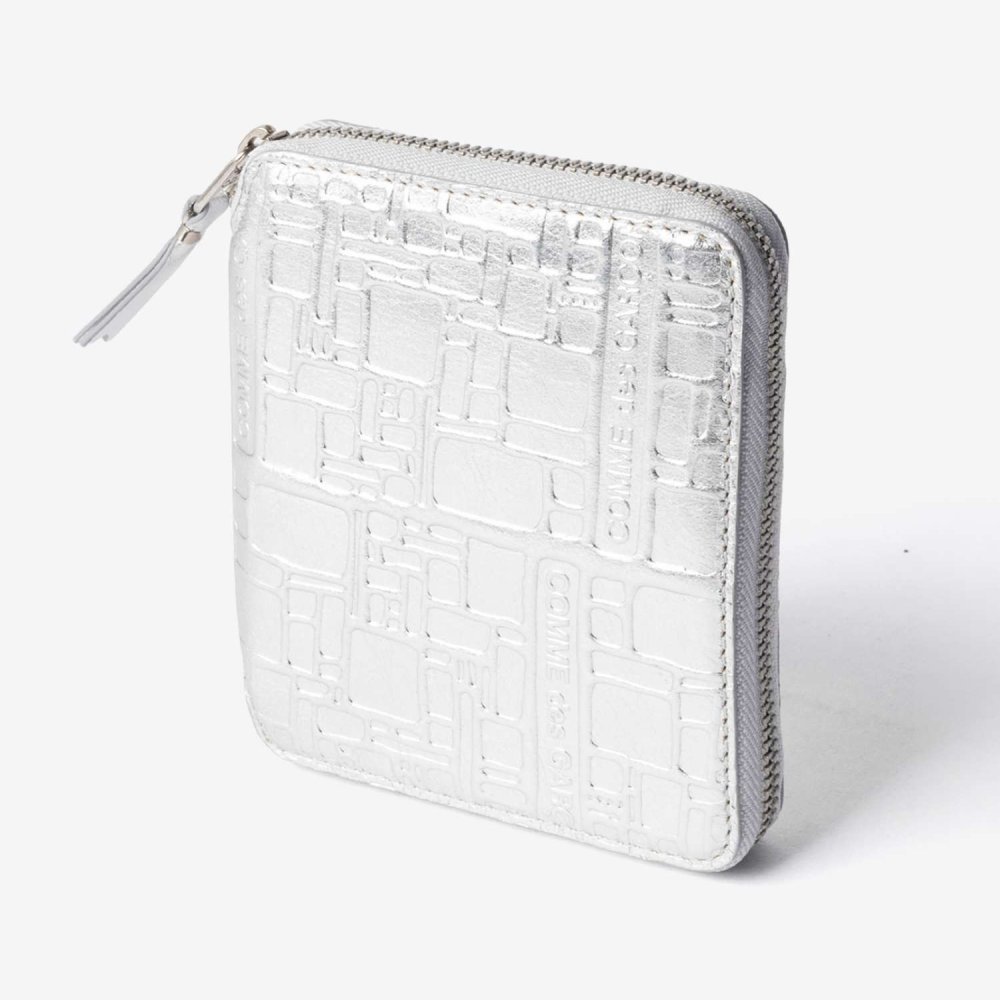 コムデギャルソン COMME DES GARCONS EMBOSSED LOGOTYPE エンボス ロゴタイプ Bifold Wallet 二つ折り財布 SA2100EG ユニセックス 財布