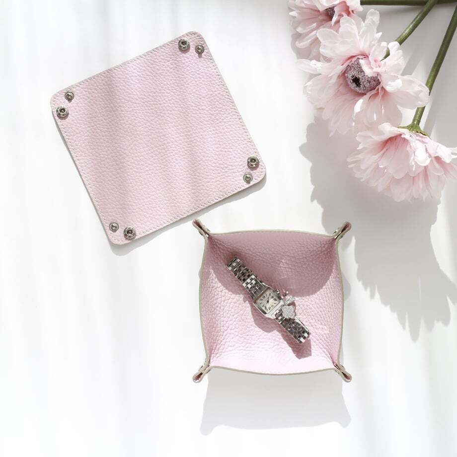 【ジュエリートレー】父の日 母の日 誕生日 名入れ ギフト プレゼント クリスマス 日本製 ホワイトデー バレンタイン 結婚記念日 記念日 結婚祝い 就職祝い 入学祝い 卒業祝い 退職祝い 還暦祝い 出産祝い お返し お礼 お祝い 御祝い 新生活 成人祝い 昇進祝い 送別会 贈り物 女性 男性 彼女 妻 送料無料 友達 20代 30代 40代 50代 彼氏 人気 おしゃれ 本革 ポーチ