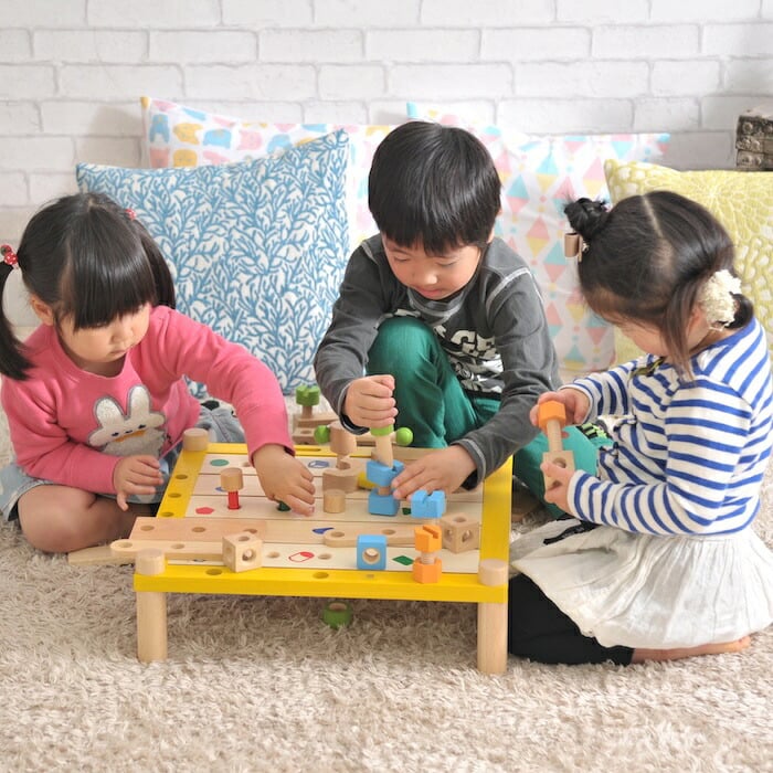 知育玩具 大工おもちゃ カーペンターテーブル 3歳 木製 指先トレーニング アイムトイ 海外ブランド 男の子 女の子