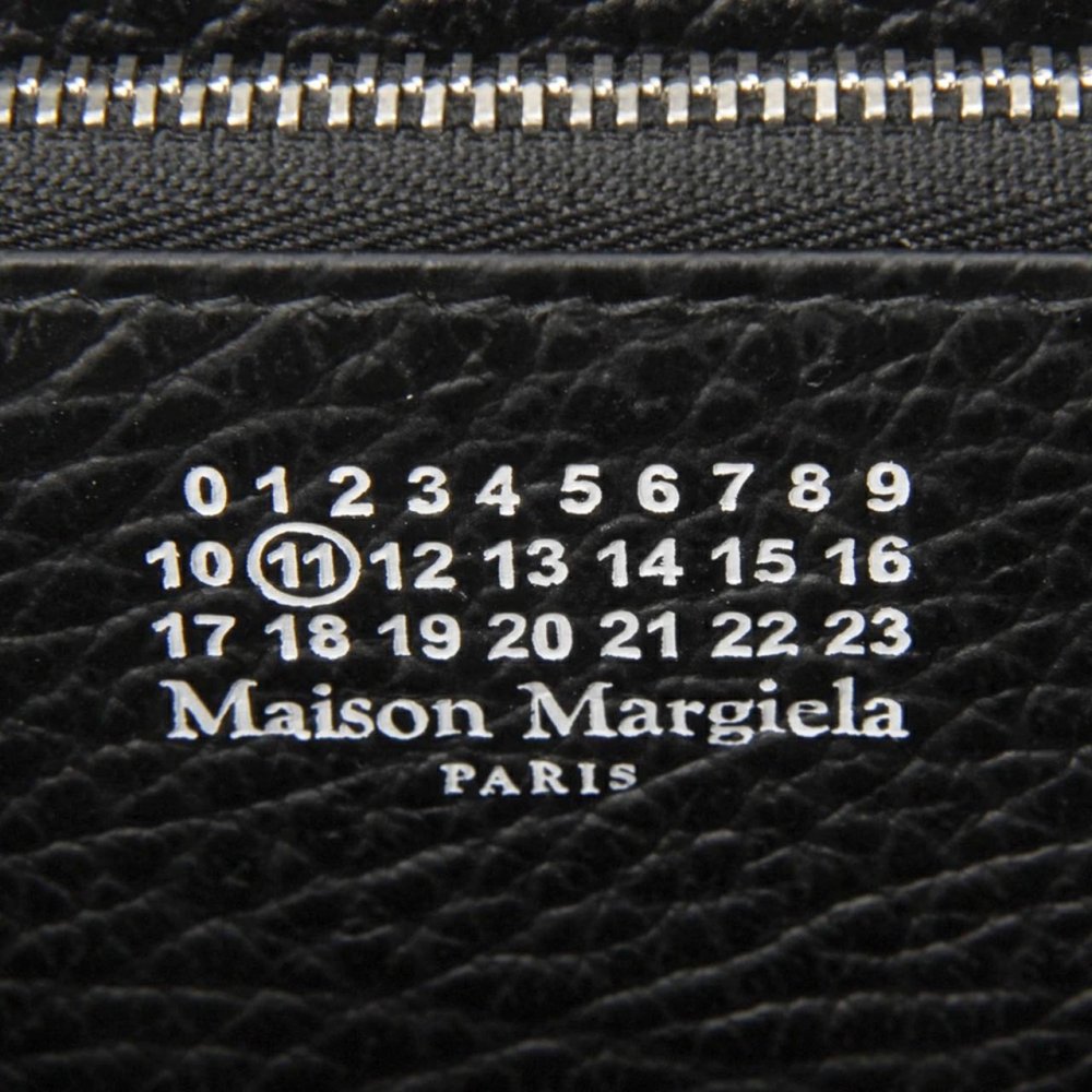 メゾン マルジェラ　Maison Margiela　ラウンドファスナー財布　S56UI0110 P4455 T8013　ブラック　レザー　ジップアラウンドウォレット