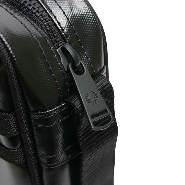 フレッドペリー FRED PERRY Tonal Classic Mini Shoulder Bag ショルダーバッグ l2169-774 ユニセックス Black Gold