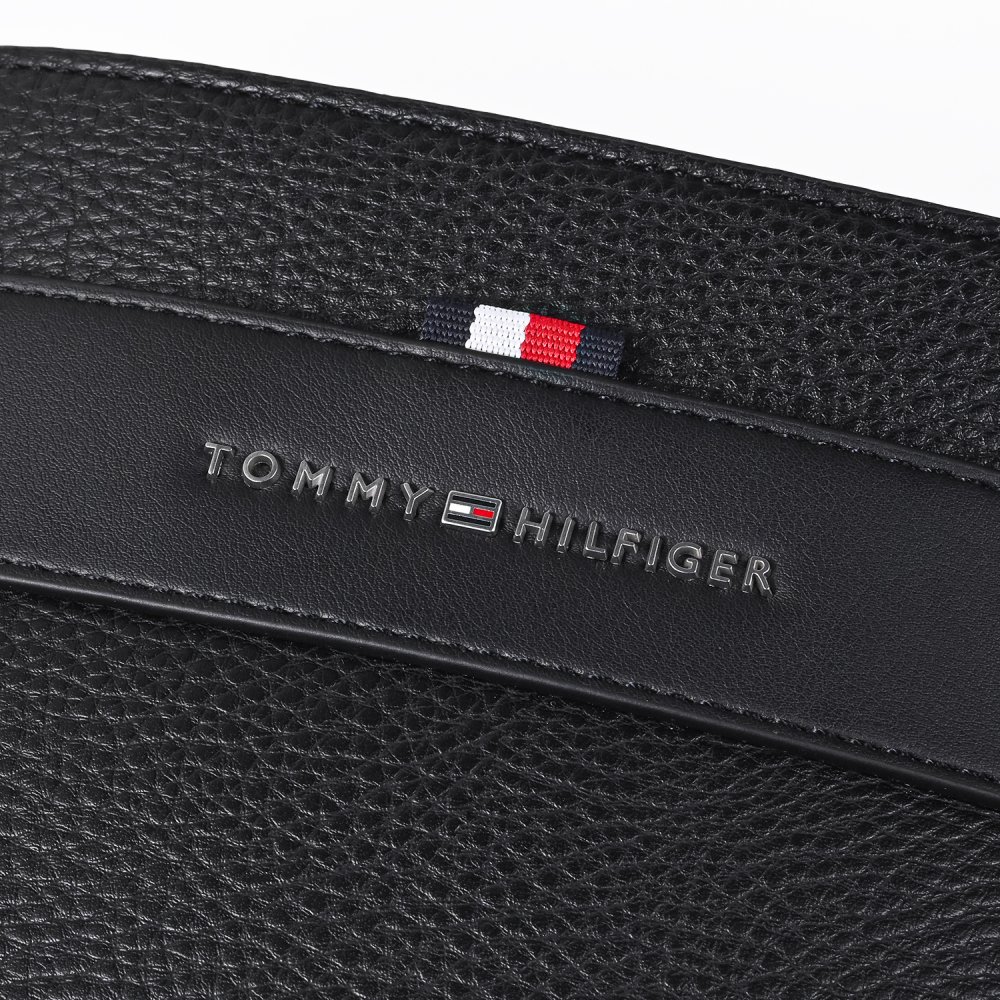 高品質ヨーロッパ輸入モデル トミーヒルフィガー TOMMY HILFIGER ショルダーバッグ メンズ CENTRAL MINI REPORTER ブラック AM0AM14697 BDS BLACK 送別会 誕生日 結婚祝い 結婚式 彼氏 息子 夫 男性 名刺入れ 高級 父の日 母の日 即日発送