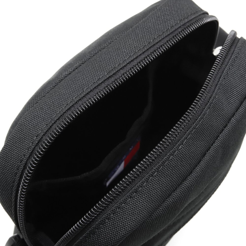 トミーヒルフィガー トミージーンズ クロスバッグ TOMMY HILFIGER TOMMY JEANS ショルダーバッグ クロスボディ 1.6L 斜め掛け ユニセックス メンズ レディース AM0AM13710 BDS 【ラッピング無料 誕生日 お祝い プレゼント ギフト 贈り物】 送料無料