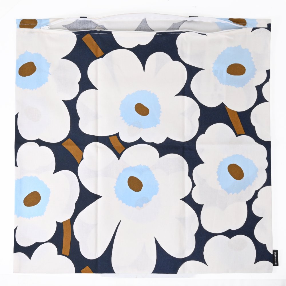 マリメッコ marimekko クッションカバー 50×50cm ピエ二 ウニッコ ブルーベリー ホワイト コールドブルー 76433 076433 585 ヌードクッション別売り 北欧雑貨 北欧デザイン 送別会 誕生日 お中元 結婚祝い 結婚式 高級 父の日 母の日【スペシャルラッピング660円(別売り)】 ホワイトデー ネコポス