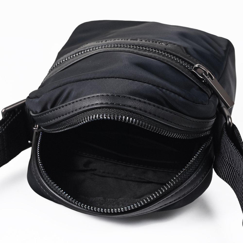 高品質ヨーロッパ輸入モデル トミーヒルフィガー TOMMY HILFIGER ショルダーバッグ NYLON MINI REPORTER メンズ ブラック AM0AM14688 BDS BLACK 送別会 誕生日 結婚祝い 結婚式 彼氏 息子 夫 男性 名刺入れ 高級 父の日 母の日 即日発送