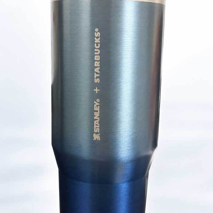 スターバックス スタンレー タンブラー 887ml アイスブルー グラデーション ステンレスボトル 海外限定 コラボ 水筒 保冷 蓋付き 大容量 30oz おしゃれ アウトドア キャンプ オフィス プレゼント