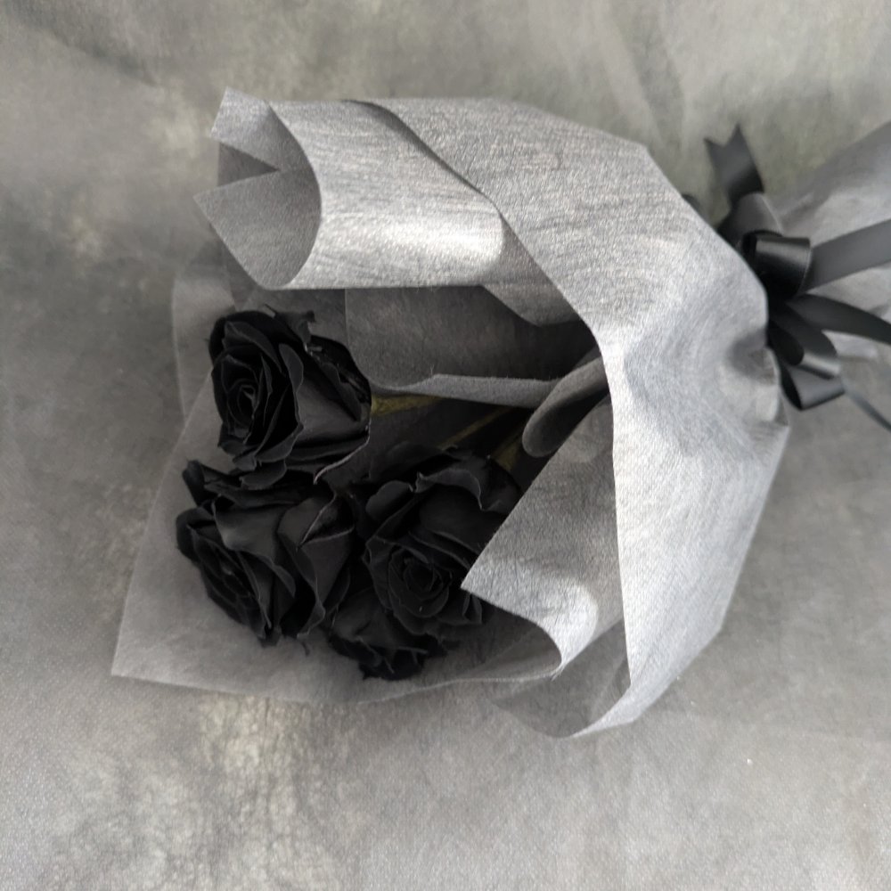 プリザーブドフラワー黒薔薇花束4輪／黒薔薇魔法発動中