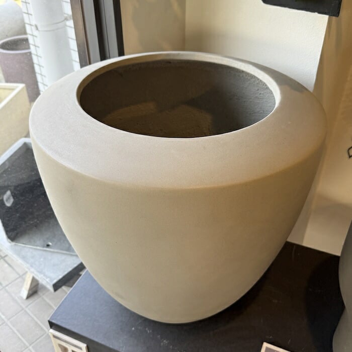 植木鉢 おしゃれ 大型 18号 14号 L M サイズ 鉢カバー KONTON コントン ベトン ユリウス 丸型 ラウンド ファイバーセメント セメント 屋外 室内 高級 北欧 モダン ナチュラル 観葉植物用 シンボルツリー サボテン 多肉植物 特大 玄関 プランター サンドグレー
