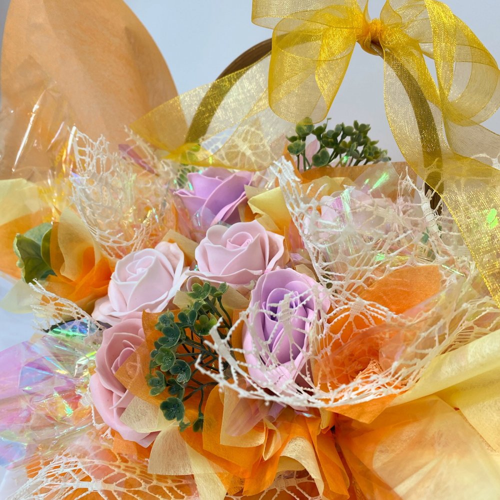 キャンディー フラワー アレンジ 送料無料 花 プレゼント ソープフラワー 造花 かごアレンジ ギフト オレンジ 花 誕生日 女性 母 祖母 女友達 退職祝い 上司 還暦祝い 結婚記念日 母の日 発表会 ライブ 両親 お祝い 子供 贈り物 推し活