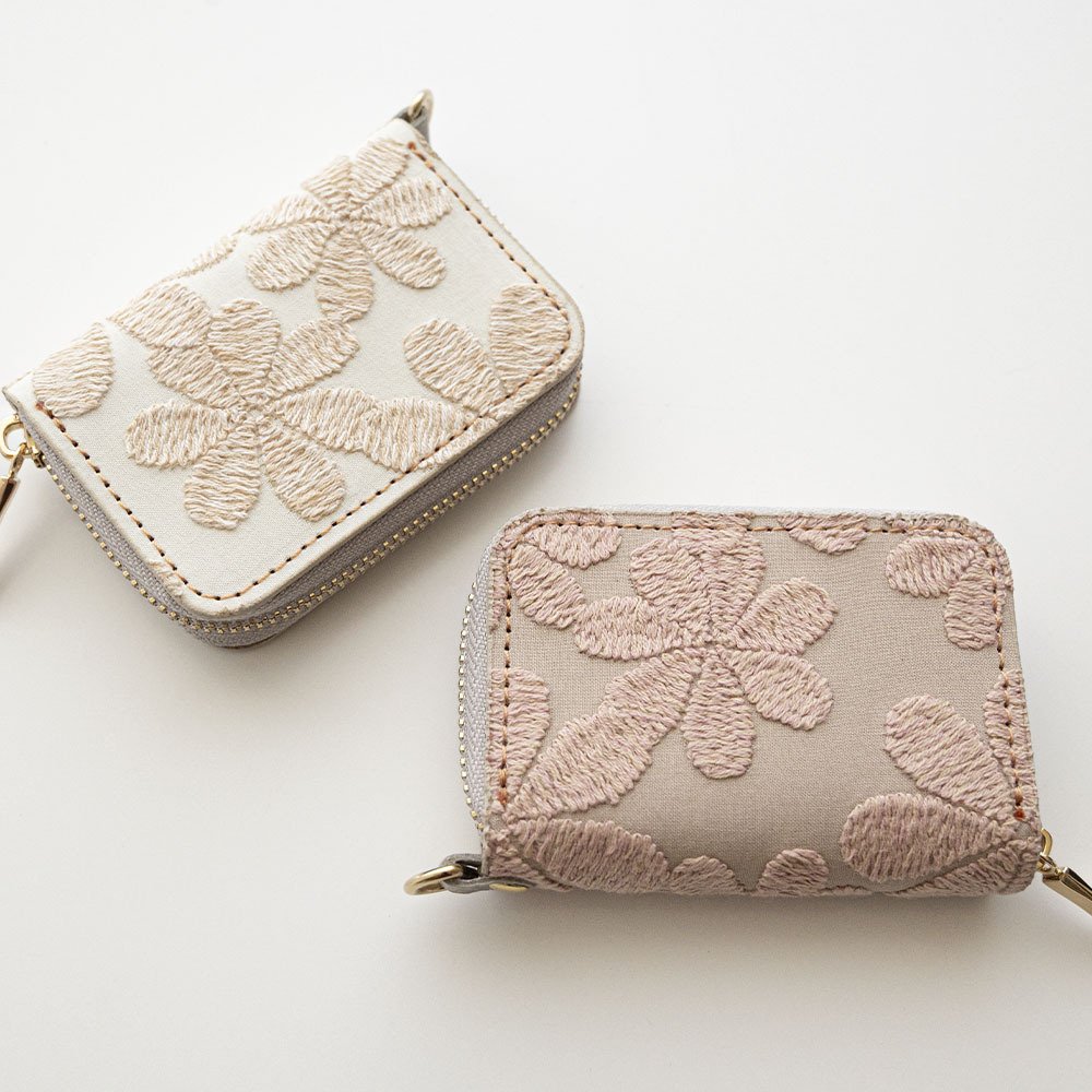 スマートキーケース シングル 【 ラテフラワー 刺繍 】 全面 キーケース 小物入れ 花柄 ニュアンスカラー 淡色