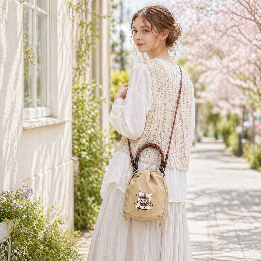 MOOMIN ナイロン巾着バッグ ショルダーバッグ 斜め掛け 斜め掛けバッグ 手持ち 普段使い 使いやすい コンパクト レディース ギフト プレゼント ネイビー rmpk05