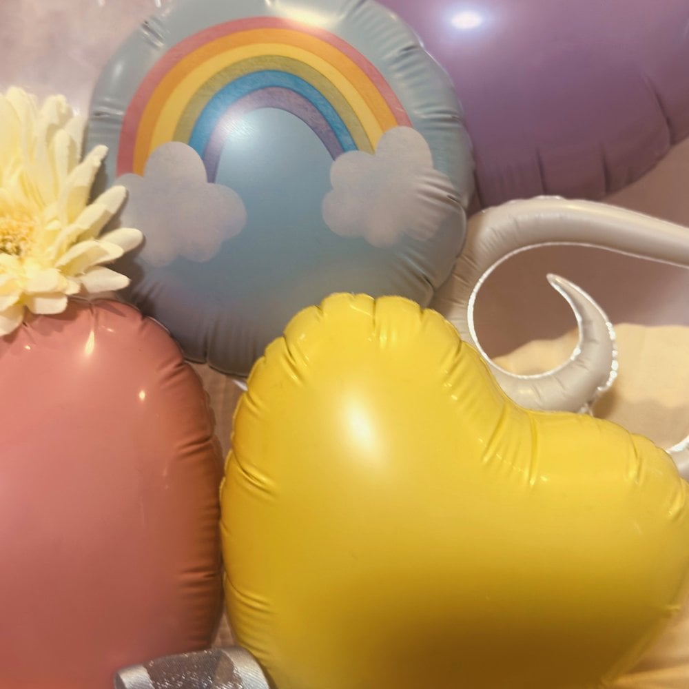 ペット お悔やみ 贈り物 バルーン フラワーアレンジメント 虹の橋 お供え 花 造花 アーティフィシャルフラワー パステルカラー かわいい おしゃれ 犬 猫 うさぎ メモリアル ギフト アレンジメント 命日 一周忌 四十九日 ペット供養 御供 配送日指定可