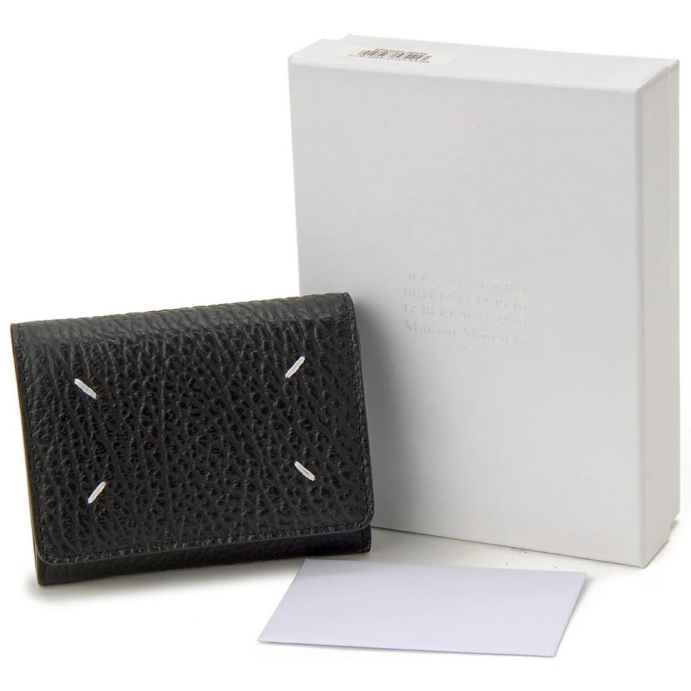 メゾン マルジェラ　Maison Margiela　三つ折り財布　SA3UI0010 P4455 T8103　ブラック　グレインレザー　コンパクト財布　ミニウォレット