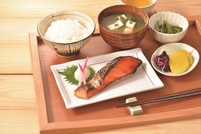 送料無料 北海道産地直送 カネサン佐藤水産 紅鮭粕漬  ※ご注文後約7～10日前後での発送となります。沖縄・離島へは別途配送料が発生いたします お取り寄せグルメ スイーツ