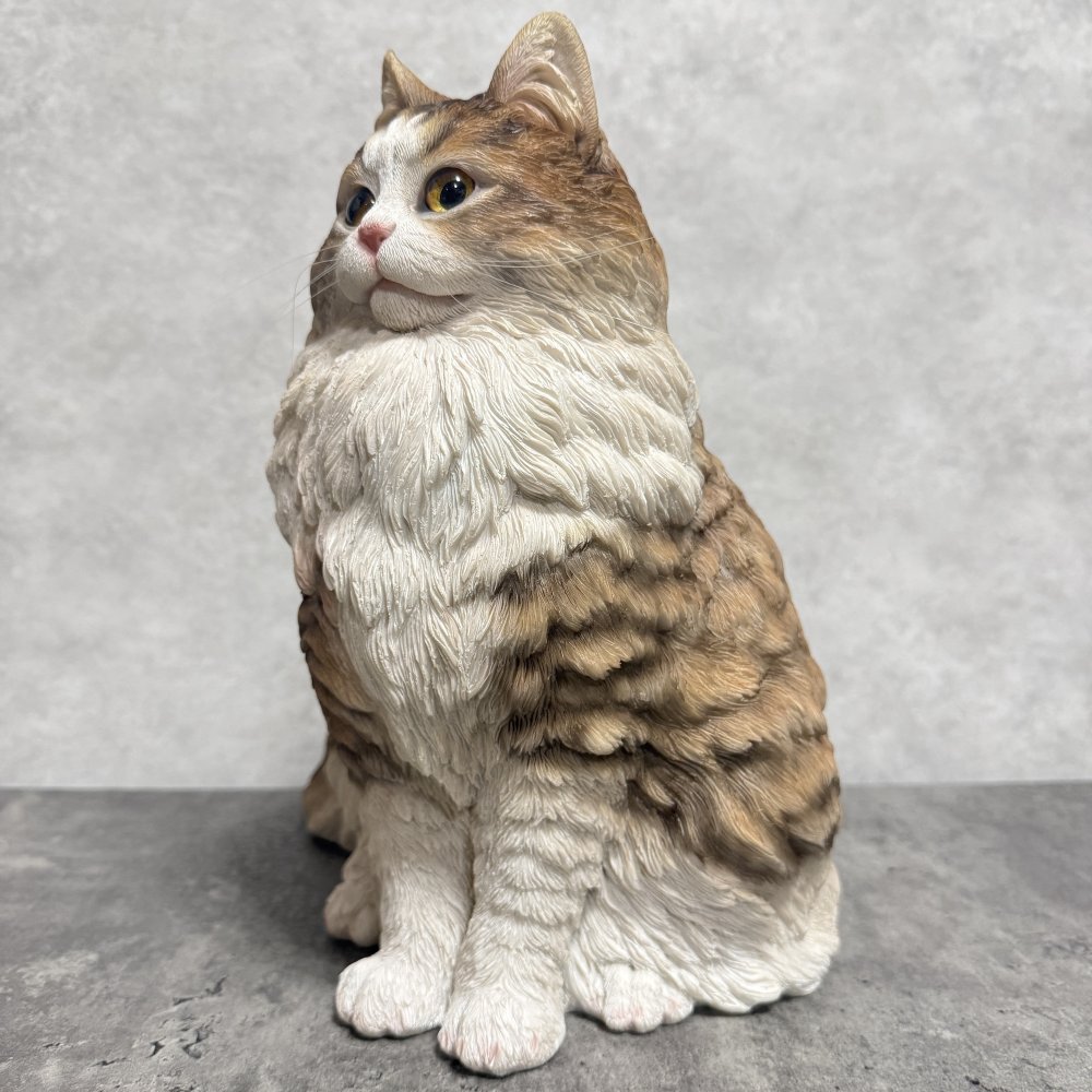 WooBia ウービア 猫 置物 お座りノルウェージャンフォレストキャット マスターズエディション 高さ29.5cm リアル 長毛 ネコ アニマルオブジェ 玄関 リビング インテリア 猫好き 新築祝い 開店祝い 退職祝い プレゼント ギフト