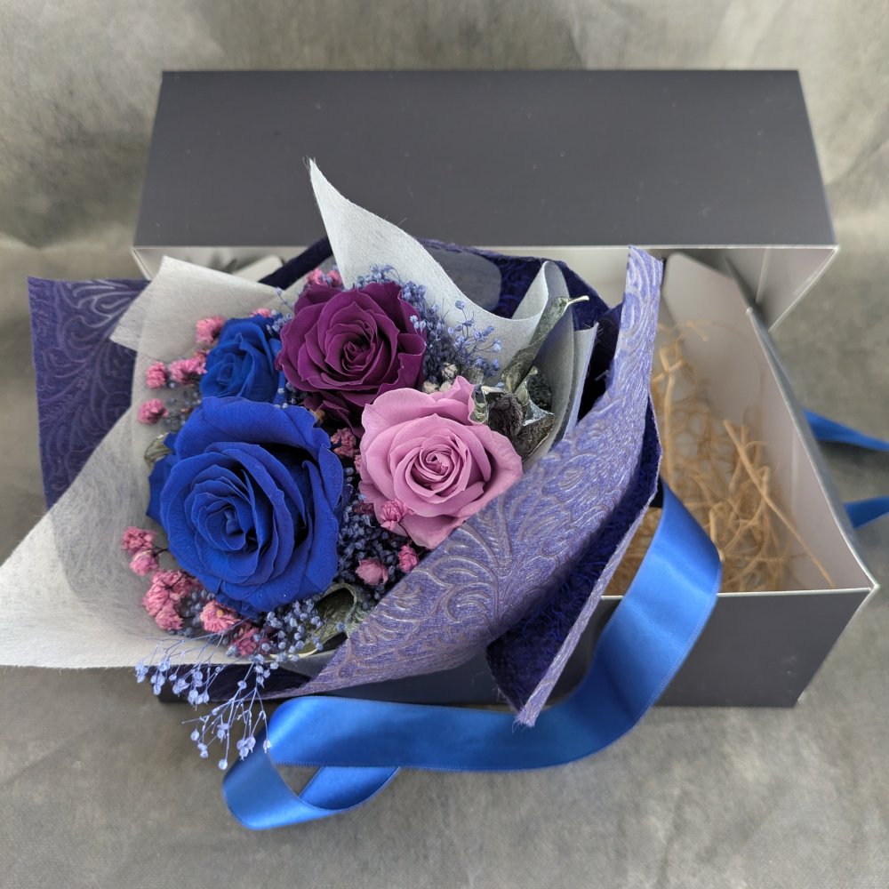 プリザーブドフラワー青と紫の薔薇の花束ギフトボックス