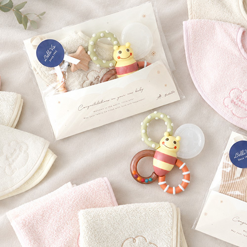 【出産祝い】カミカミみつばち はじめてのギフトセット my little bee | 出産祝い ギフトセット ベビーギフトセット  名入れ 歯固め スタイ タオル　赤ちゃん ミニタオル　ベビーソックス　靴下　お返し不要　気軽に贈れる　ちょっとした　出産祝い　プチギフト　送りやすい 男の子　女の子　友達　友人　同僚　職場　二人目　三人目　実用的　送料無料　ベビー