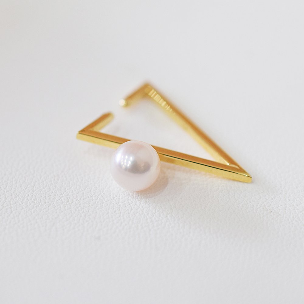 ［pearl624］片耳用 ホワイトピンク 6mm - 6.5mm あこや真珠 イヤーカフ 三角 K18YG