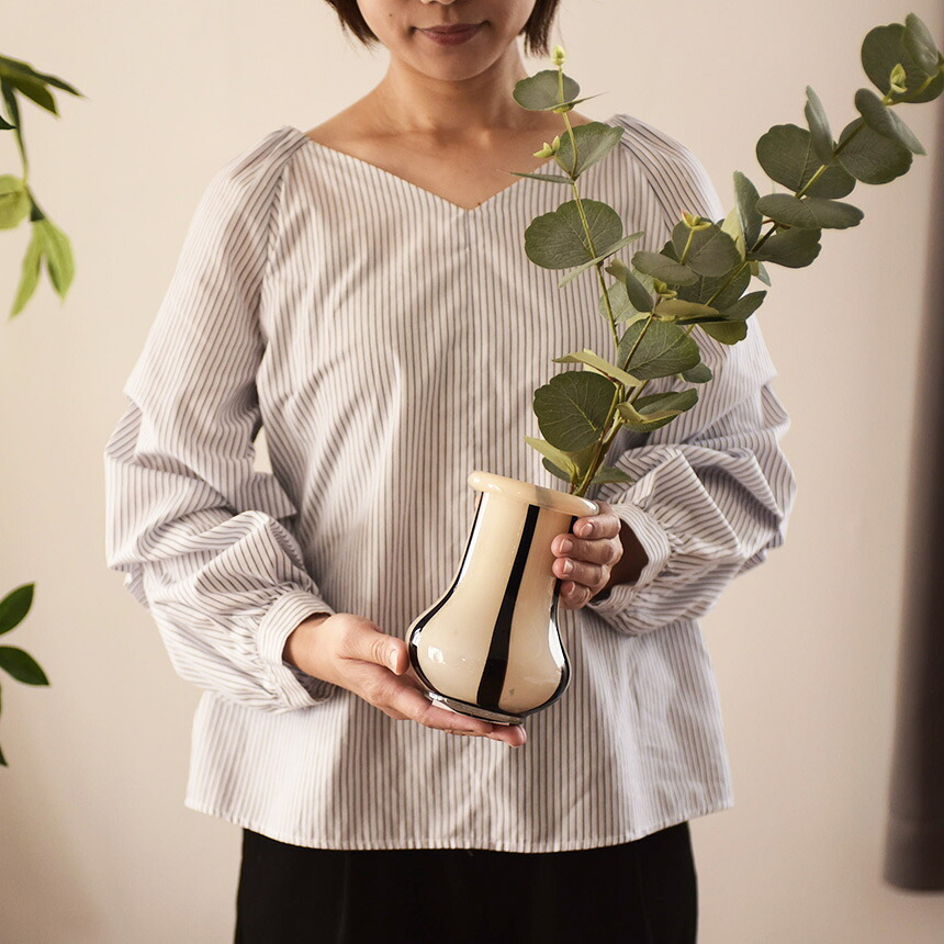 ferm LIVING ファームリビング Riban リバン 北欧 花瓶 フラワーベース 高さ15cm 北欧雑貨ガラス花瓶 ガラス モダン ブランド 人気 おしゃれ インテリア フラワーベース 白 ホワイト クリーム 雑貨 オブジェ