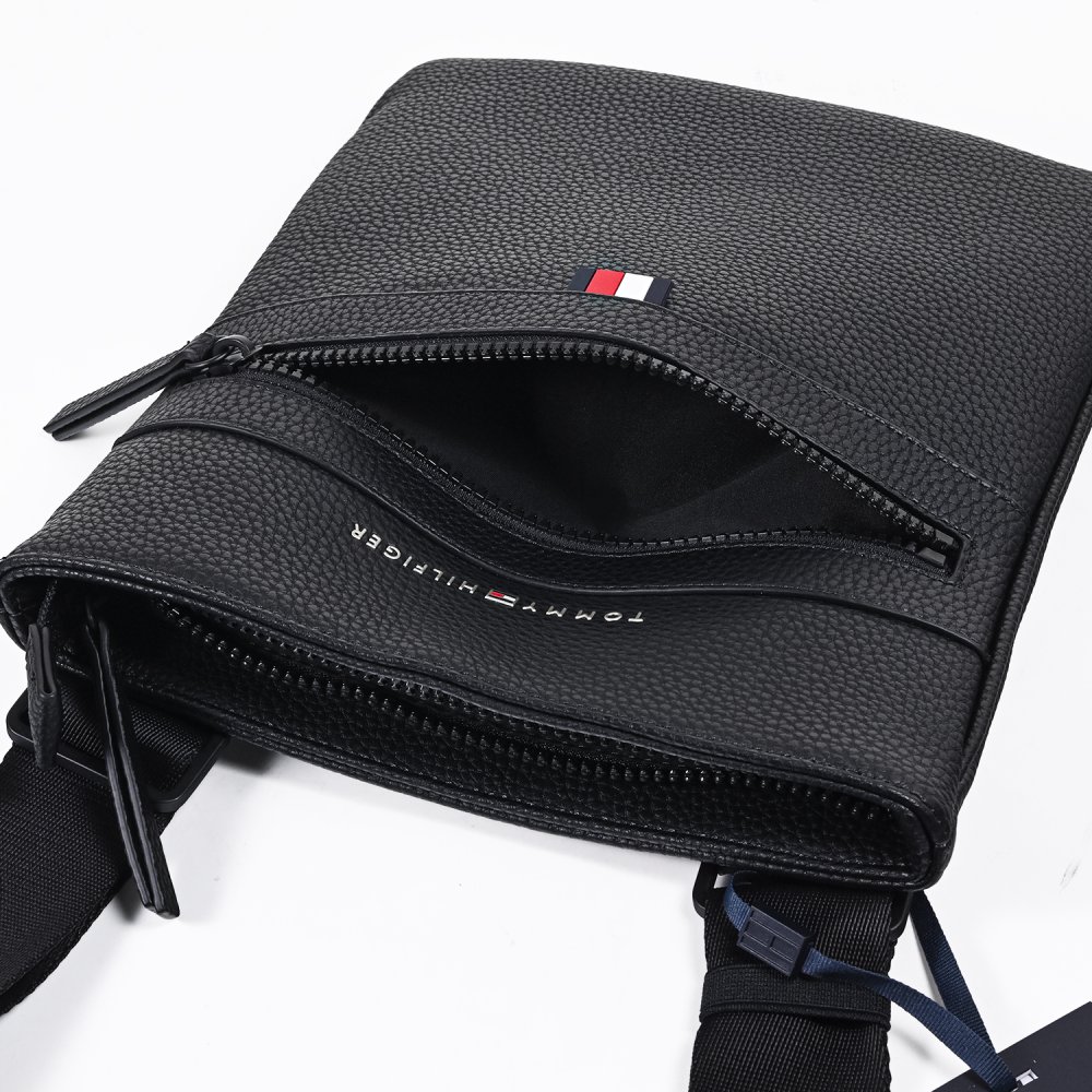 高品質ヨーロッパ輸入モデル トミーヒルフィガー TOMMY HILFIGER ショルダーバッグ メンズ ESSENTIAL PU CROSSOVER ブラック AM0AM09506 BDS BLACK 送別会 誕生日 結婚祝い 結婚式 彼氏 息子 夫 男性 名刺入れ 高級 父の日 母の日 即日発送