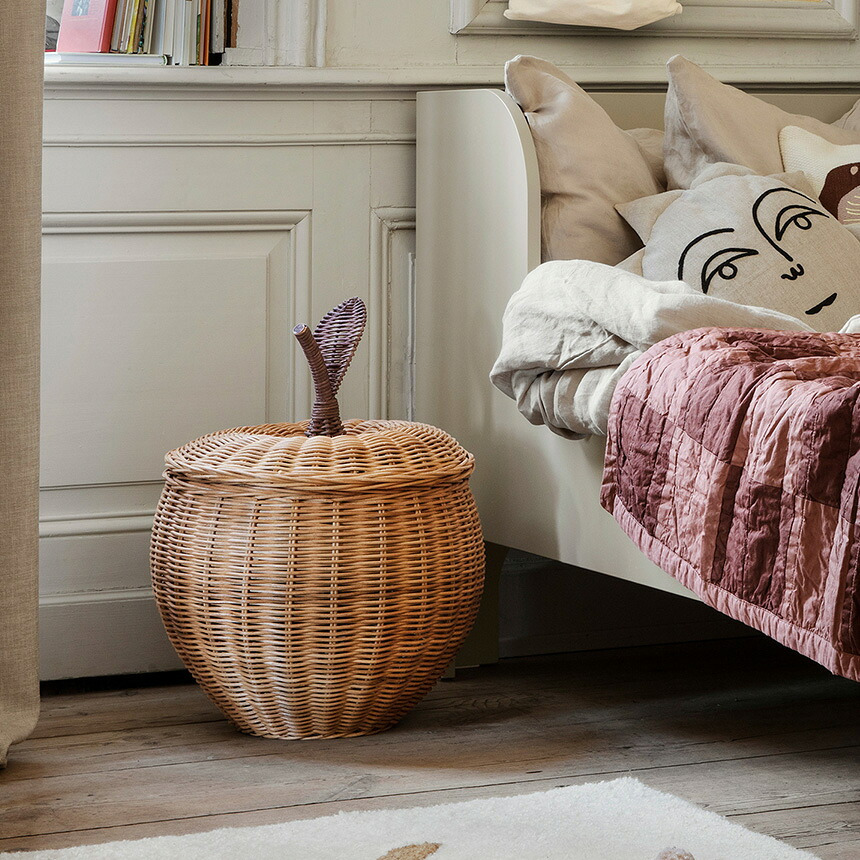 ferm LIVING ファームリビング Apple Braided Storage リンゴのカゴ Lサイズ おしゃれディスプレイ 北欧 雑貨 インテリア バスケット ラタン カゴ 飾り 収納 玄関 リビング プレゼント ギフト おすすめ