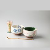 鉄仙・紅葉ミニ抹茶セット　磁器 磁器 美濃焼 やきものの里から、暮らしを贈ります。　ギフト 食器 セット テーブルウェア