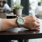 ヴェルサーチェ 腕時計 メンズ ライトブルー アクアブルー シルバー ゴールド クロノグラフ 46mm VERSACE SPORTY GRECA スイス製 メンズ腕時計 高級 ブランド おしゃれ プレゼント ギフト 成人 卒業 入学