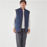 襟付きベスト メンズ 通販 キルトベスト 部屋着 シニアベスト ロング丈ベスト 前開きベスト 前ボタン 中綿ベスト ポケット付き 秋冬用上着 スタンドカラー 綿100表地 着脱簡単 おうち時間 紳士 ホームウェア ゆったり ルームウェアメンズ 高齢者 男性