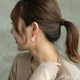 ピアス チタン フープ ハーフ 大きめ 純チタン 幅3mm×直径30mm 全8色 アレルギー対応 医療用 日本製 おすすめ メンズ レディース 片耳 1個 かわいい カラフル