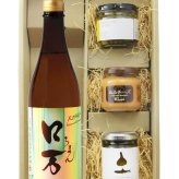 ★ 送料無料 ★ ロ万 （ ろまん ） 純米吟醸  720ml ＋ おつまみ 3種セット【 9429 】【 日本酒・おつまみセット 】【 要冷蔵 】【 ハロウィン 贈り物 ギフト プレゼント 誕生日 結婚のお祝い 】