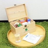 天然木 救急箱[木製 薬箱 薬ケース おしゃれ かわいい 北欧 木 桐箱 大容量 薬入れケース 救急ボックス 薬入れ ボックス 箱 ケース クスリ箱 応急手当 救急用品 衛生用品 くすり整理 薬収納 木箱] 1-2W
