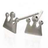 ピアス レディース Pt900 プラチナ クラウンモチーフ 王冠 スタッドピアス シンプル 小ぶり 普段使い オフィス セカンドピアス ギフト プレゼント 誕生日 記念日
