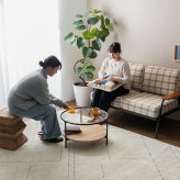 ソファ 座椅子 ー 2人掛け コンパクト 二人 2P チェック柄 省スペース 小さめ 天然木 肘掛け アームレスト ファブリック リビング ダイニング ワンルーム 一人暮らし 幅134 ポケットコイル I字