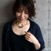 ステンレス チョーカーネックレス 2カラー レディース 三日月 カーブ 曲線 ぷっくり 立体的 光沢 細身 首元 アクセサリー シンプル モード 上品 大人 おしゃれ きれいめ カジュアル 重ね付け デコルテ ワンポイント 華奢